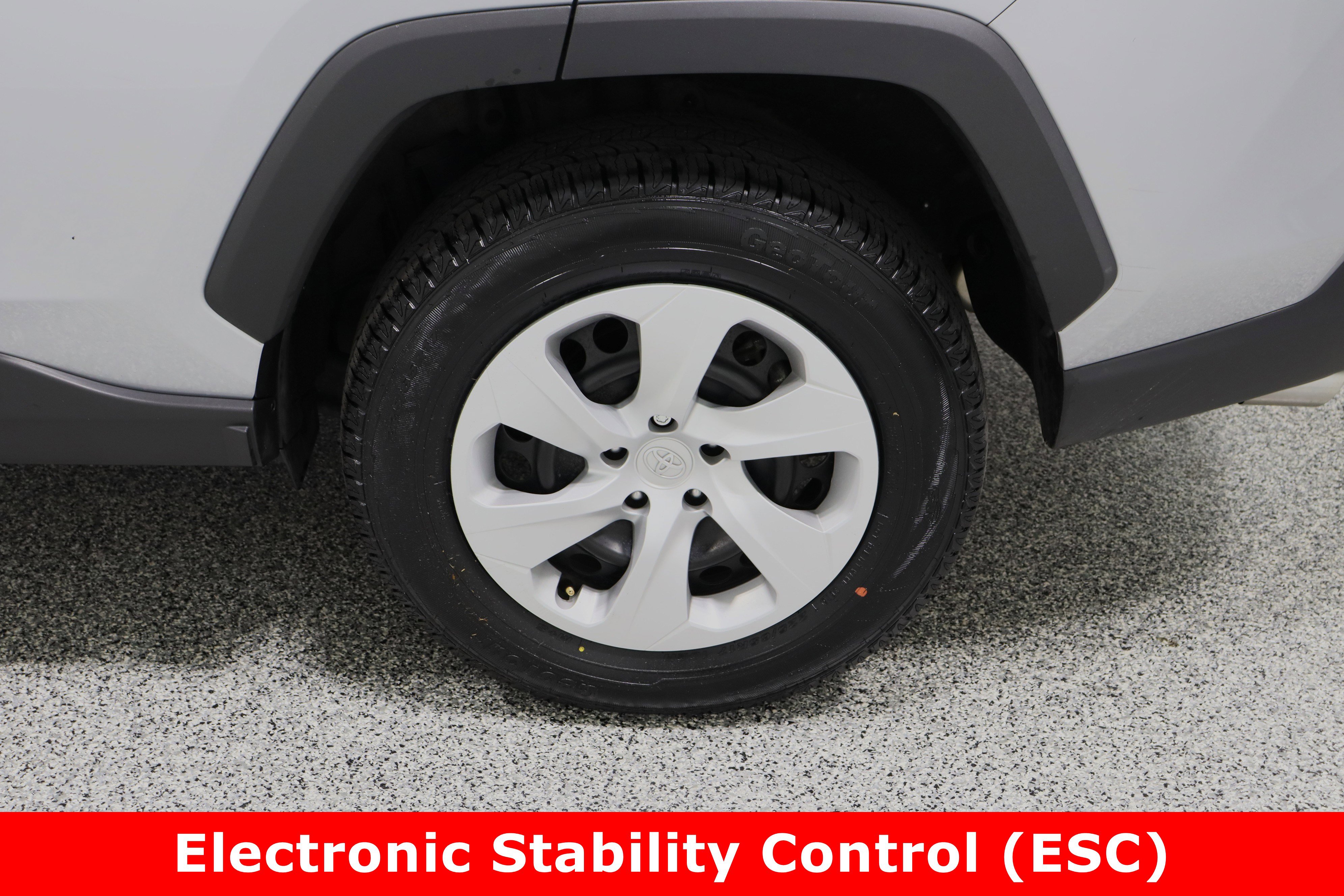 Used 2024 Toyota RAV4 LE image 10