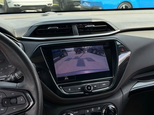 Used 2022 Chevrolet TrailBlazer RS w/ Technology Package FWD image 3