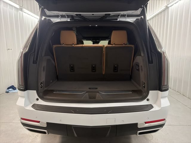 Certified 2026 Cadillac Escalade Luxury w/ LPO, Floor Liner Package RWD image 21