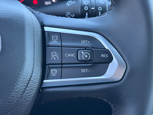 Used 2025 Jeep Compass Limited AWD/4WD image 14