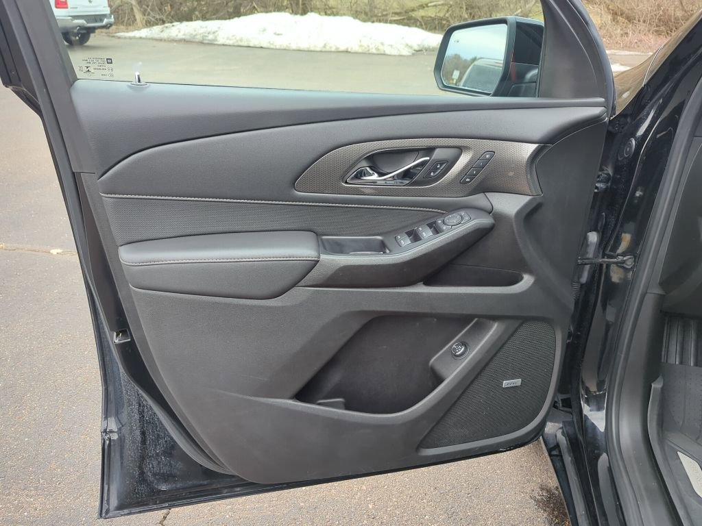 Used 2022 Chevrolet Traverse Premier w/ Redline Edition image 32