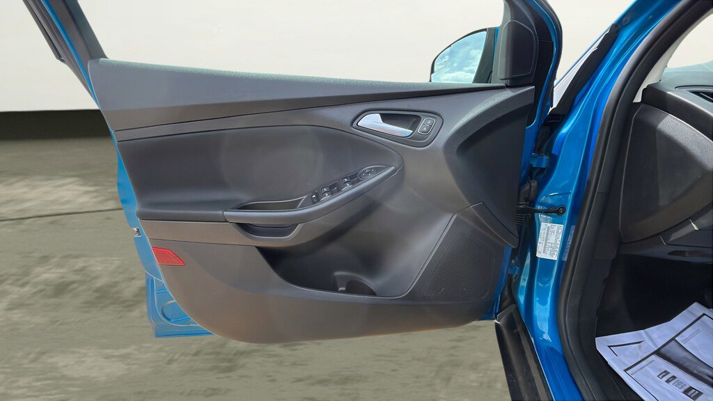 Used 2015 Ford Focus SE FWD image 15