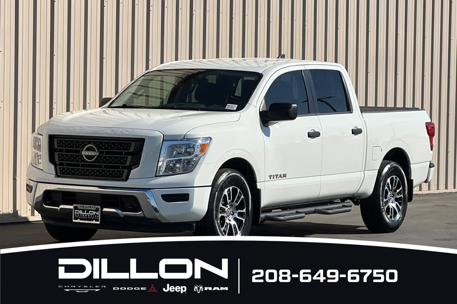 Used 2024 Nissan Titan SV AWD/4WD image 8
