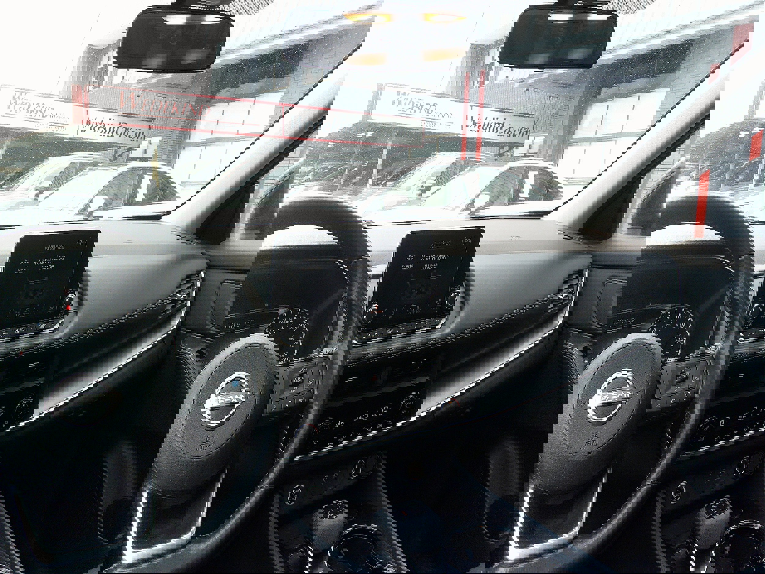 Used 2023 Nissan Rogue SV w/ SV Premium B Package image 23