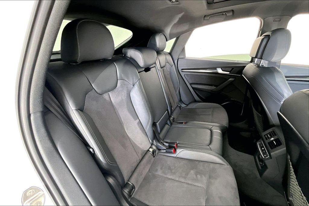 Used 2023 Audi SQ5 Prestige w/ Prestige Package image 34
