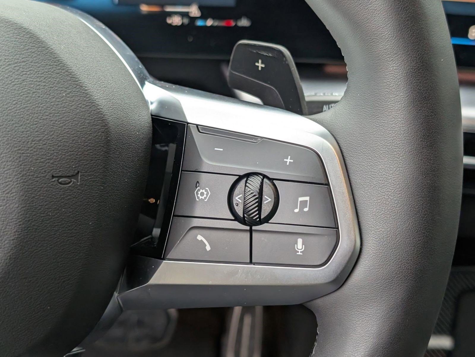 Used 2025 BMW X1 xDrive28i w/ Technology Package image 22