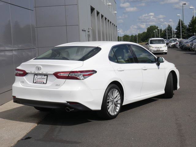Certified 2018 Toyota Camry XLE FWD image 3