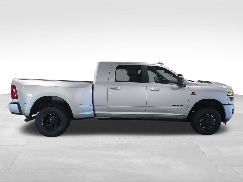 New 2026 RAM 3500 Laramie AWD/4WD image 9