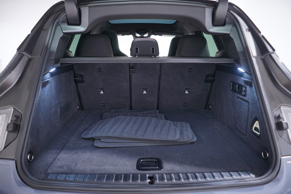 Used 2024 BMW iX xDrive50 w/ Sport Package image 21