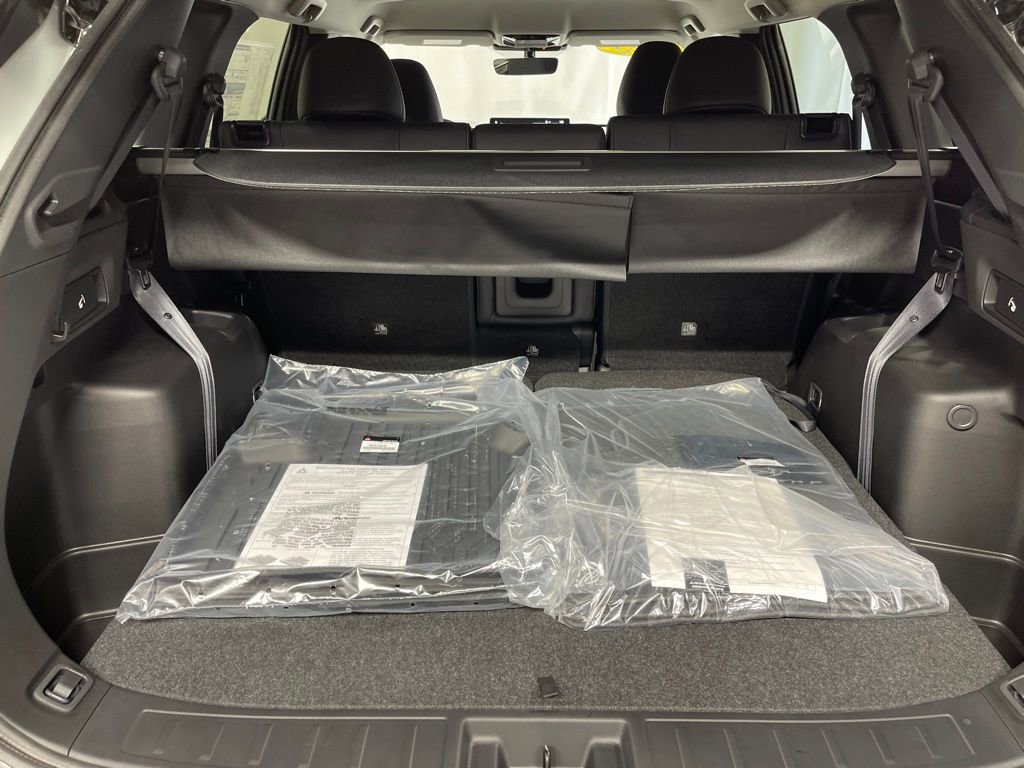 New 2025 Mitsubishi Outlander SE image 33