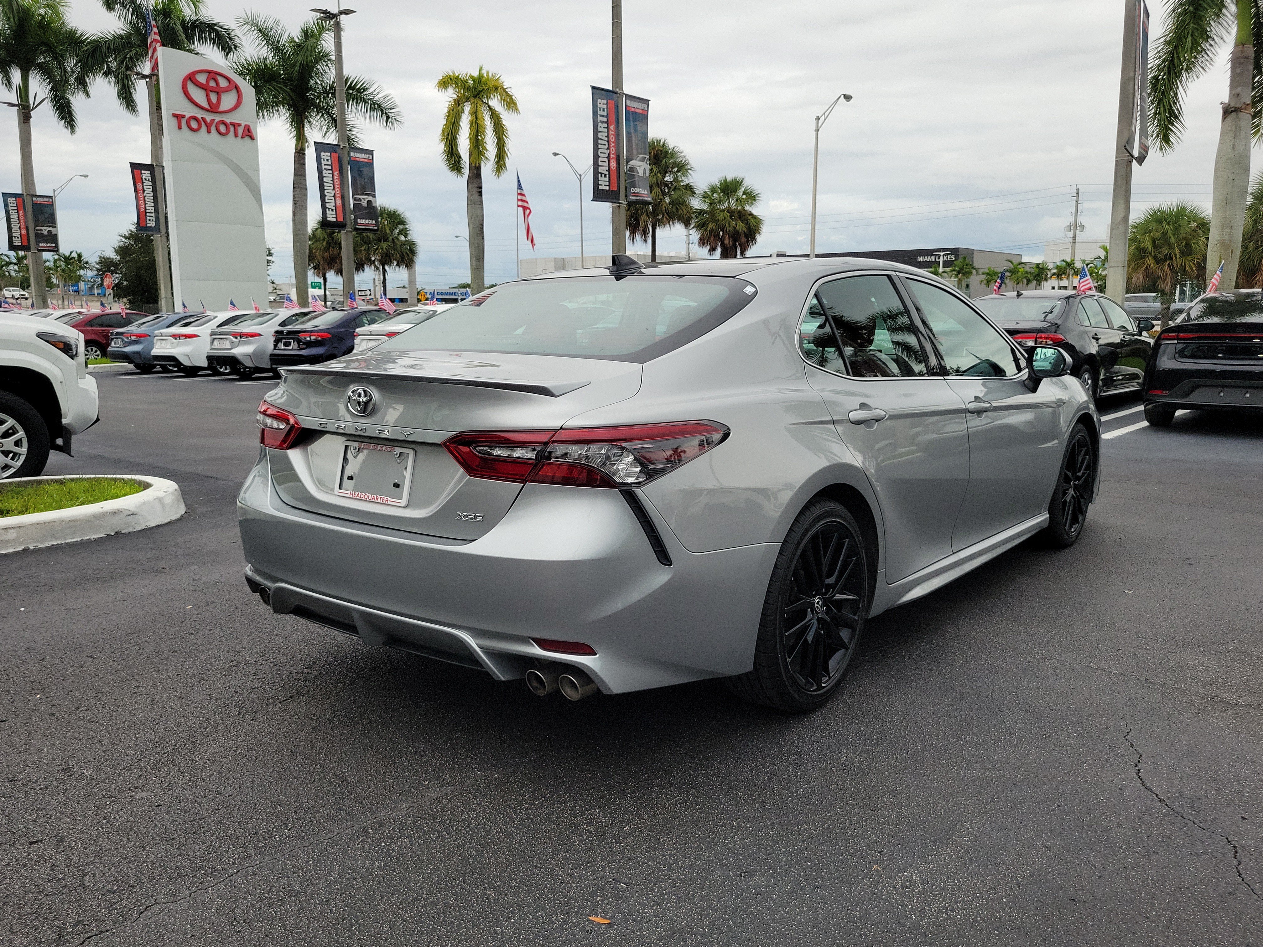 Used 2021 Toyota Camry XSE FWD image 12
