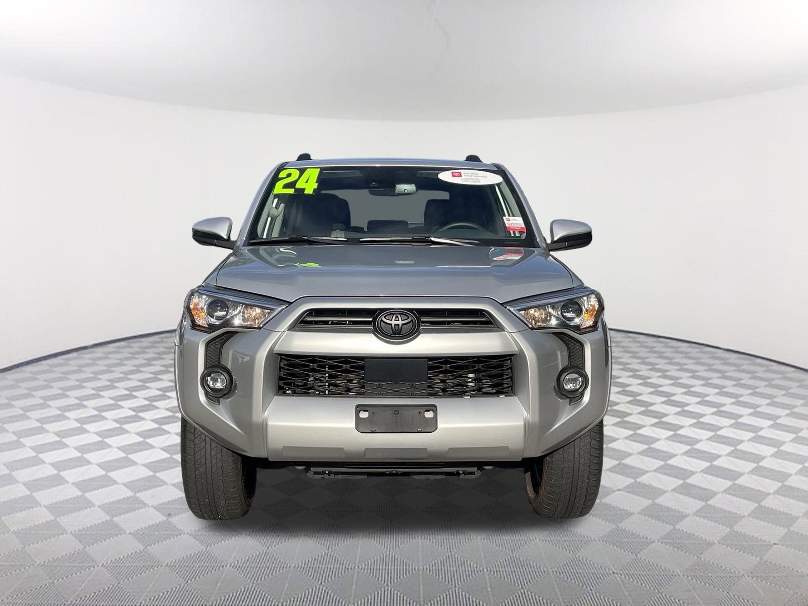 Certified 2024 Toyota 4Runner SR5 image 2