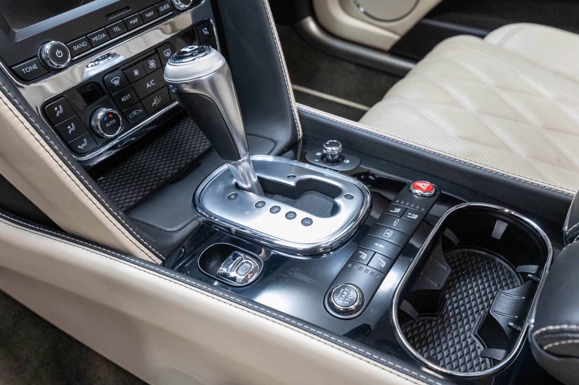 Used 2015 Bentley Flying Spur V8 AWD/4WD image 10