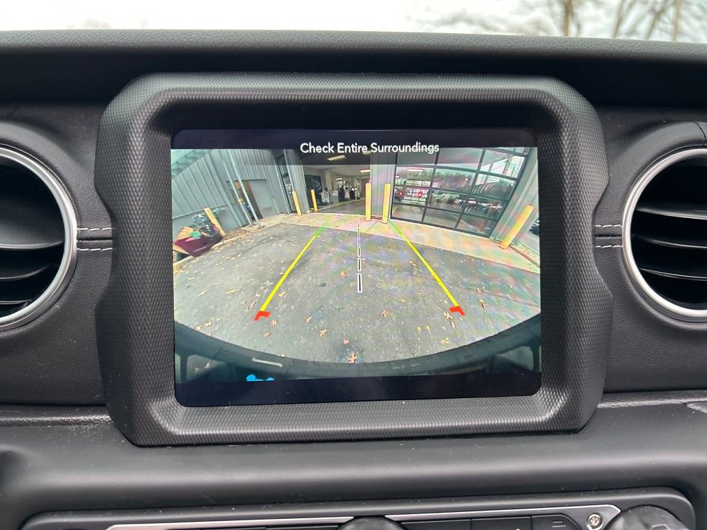 Used 2022 Jeep Wrangler Unlimited Sahara w/ Cold Weather Group image 21