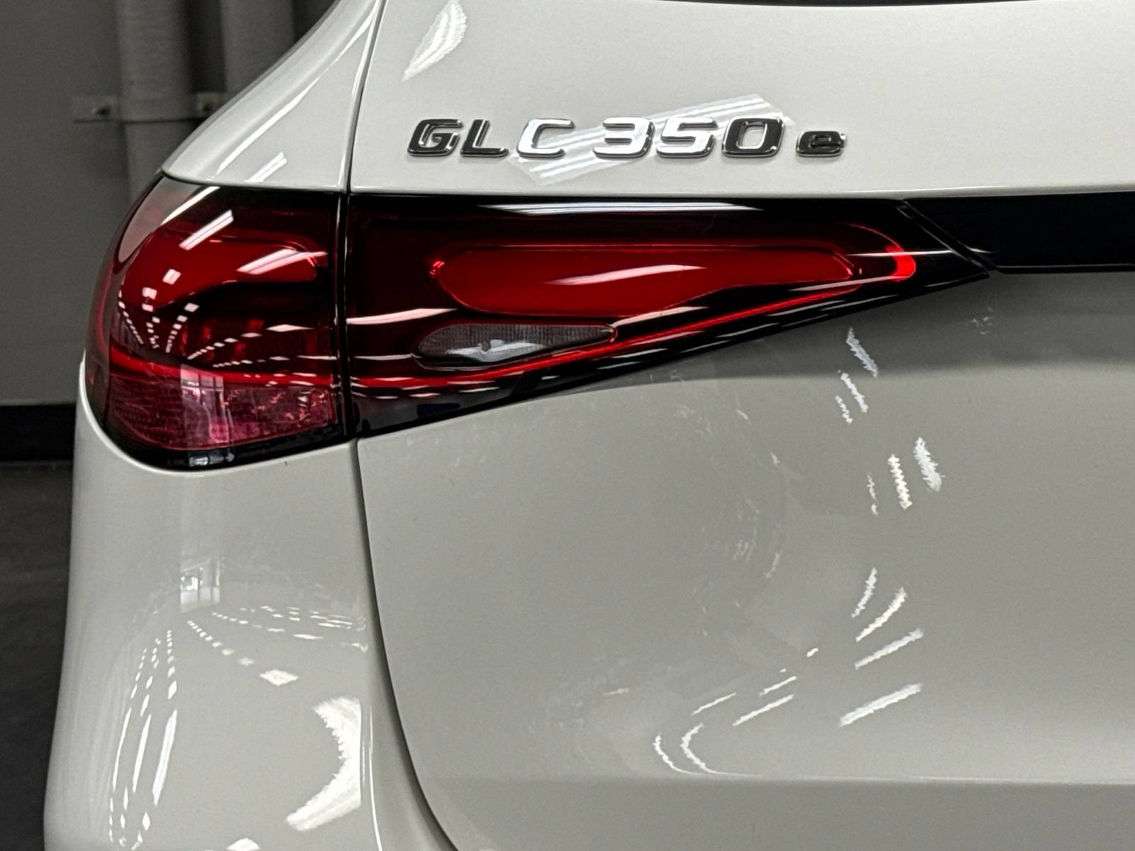 Used 2025 Mercedes-Benz GLC 350e 4MATIC image 15