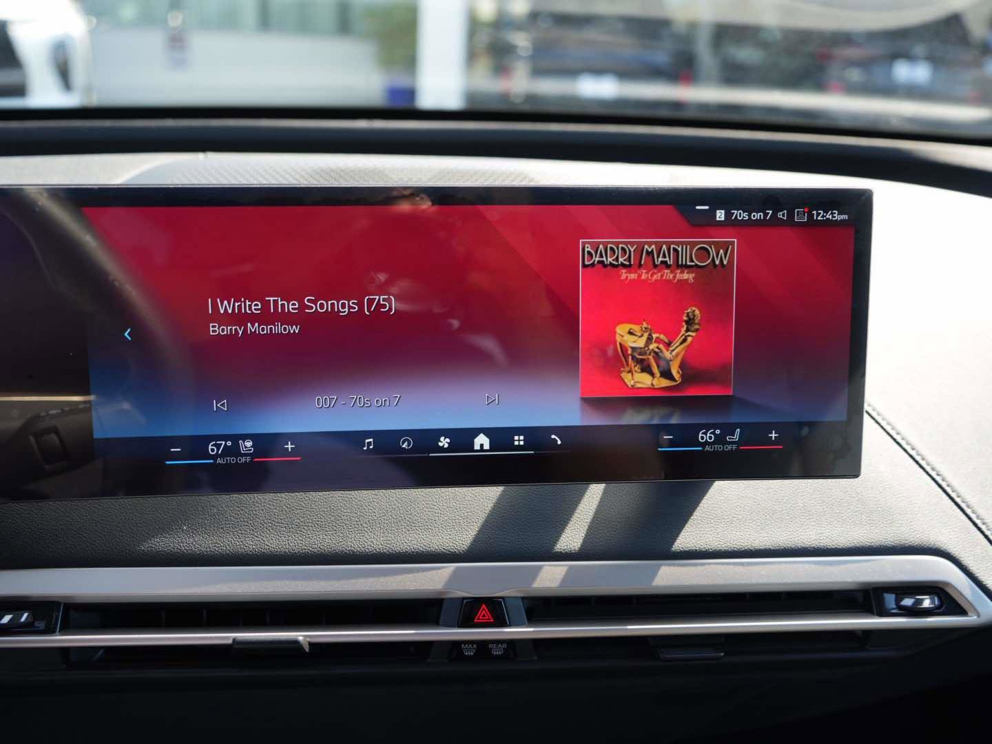 Used 2026 BMW iX xDrive45 w/ Premium Package image 18