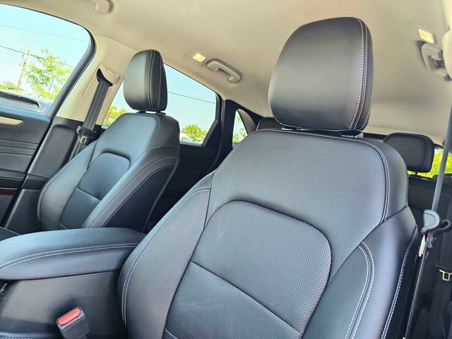 Used 2022 Ford Escape SEL w/ Technology Package AWD/4WD image 25