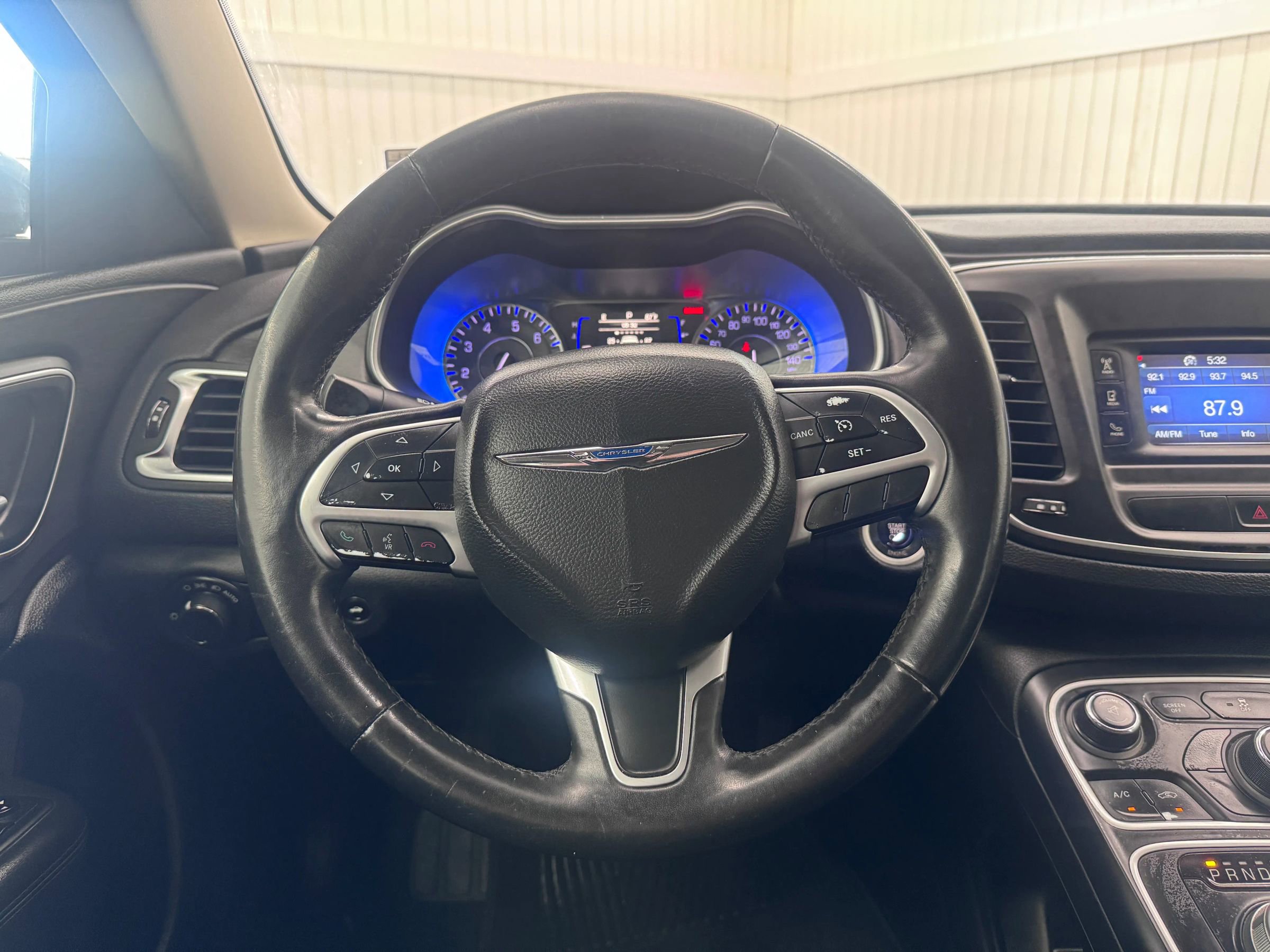 Used 2015 Chrysler 200 Limited image 18