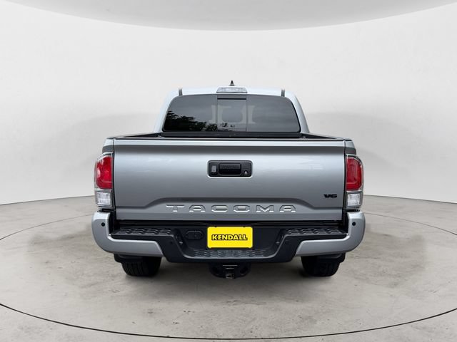Used 2021 Toyota Tacoma TRD Sport w/ Technology Package AWD/4WD image 4