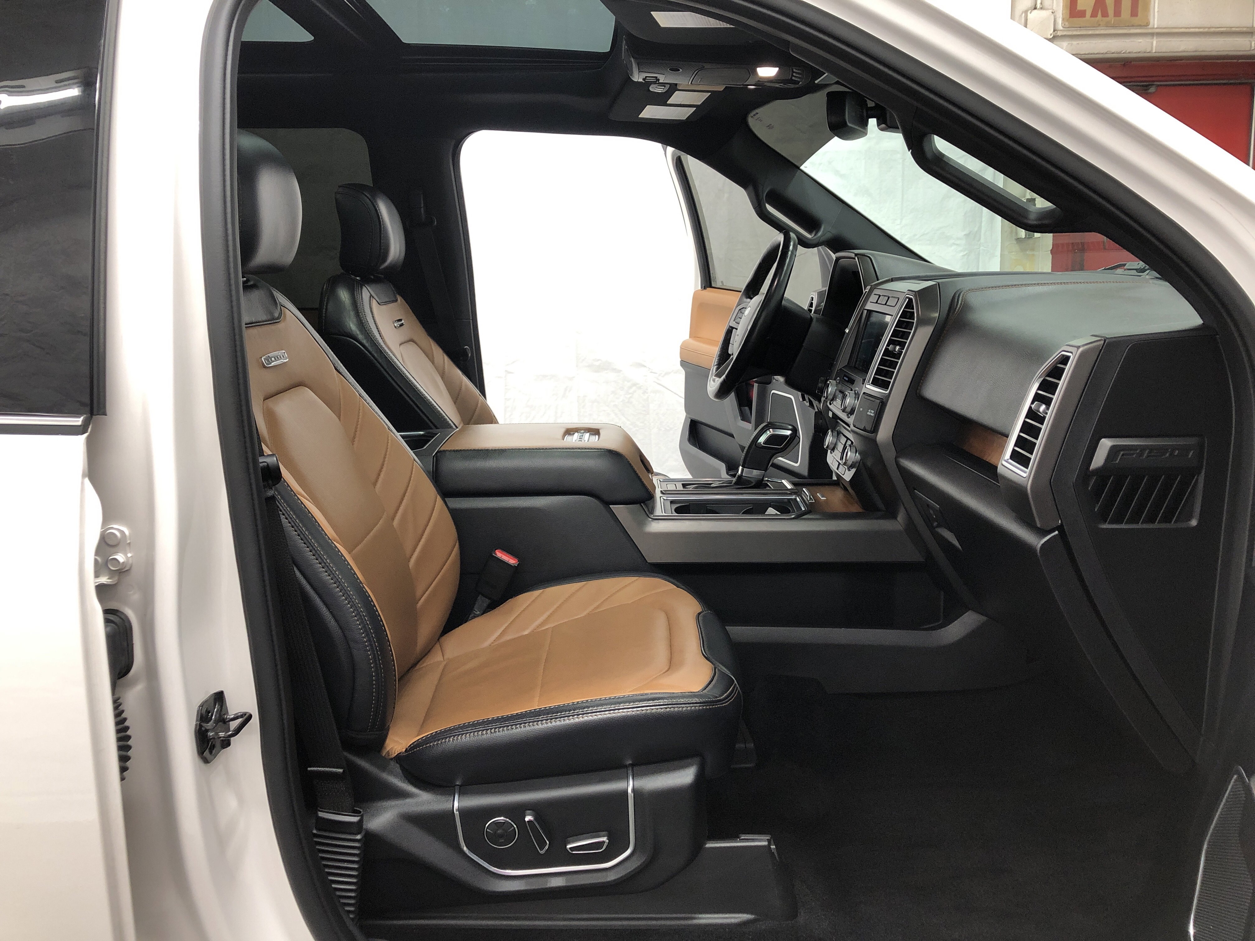 Used 2017 Ford F150 Limited w/ Trailer Tow Package AWD/4WD image 9