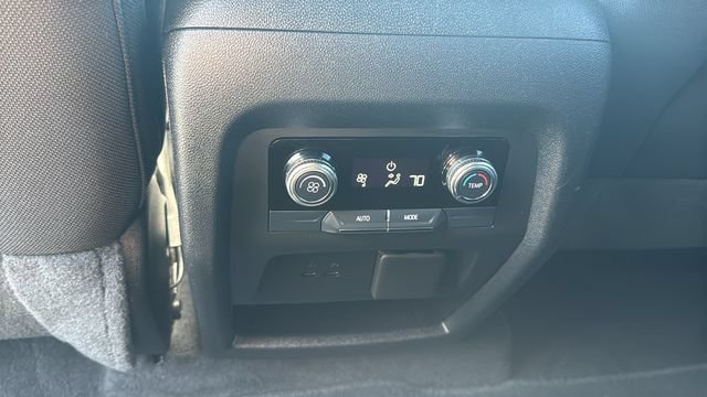 Used 2025 GMC Acadia Elevation FWD image 27
