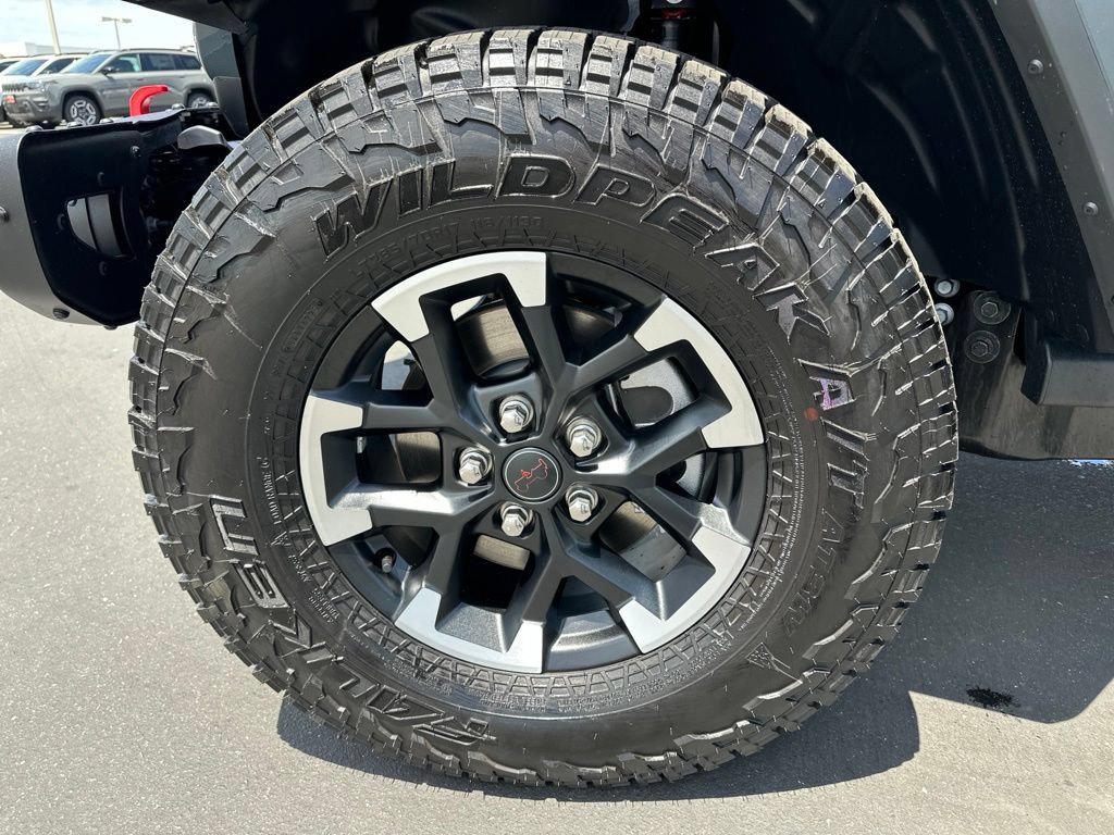 New 2026 Jeep Gladiator Rubicon w/ Steel Bumper Group AWD/4WD image 16