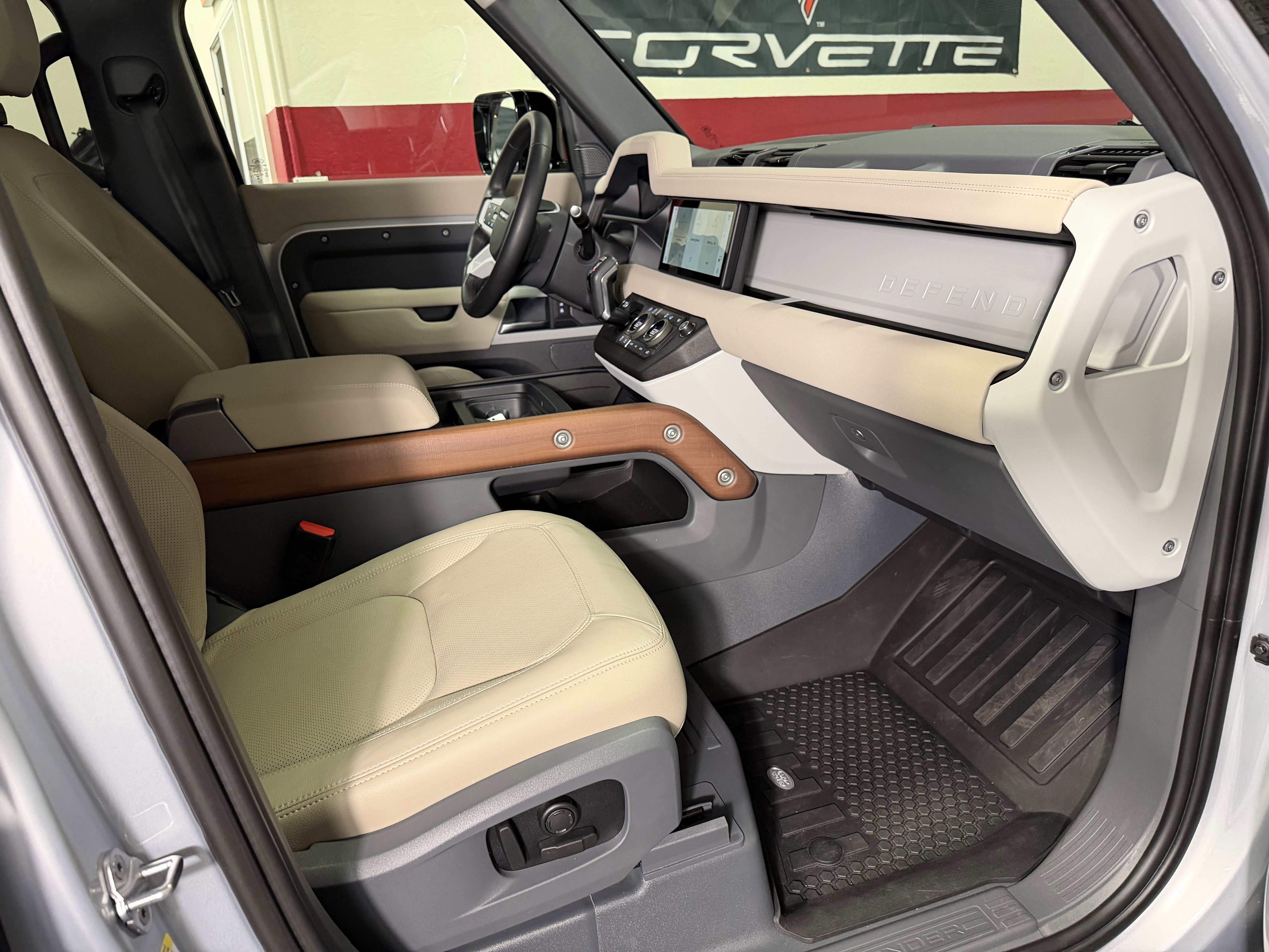 Used 2023 Land Rover Defender 110 S image 20