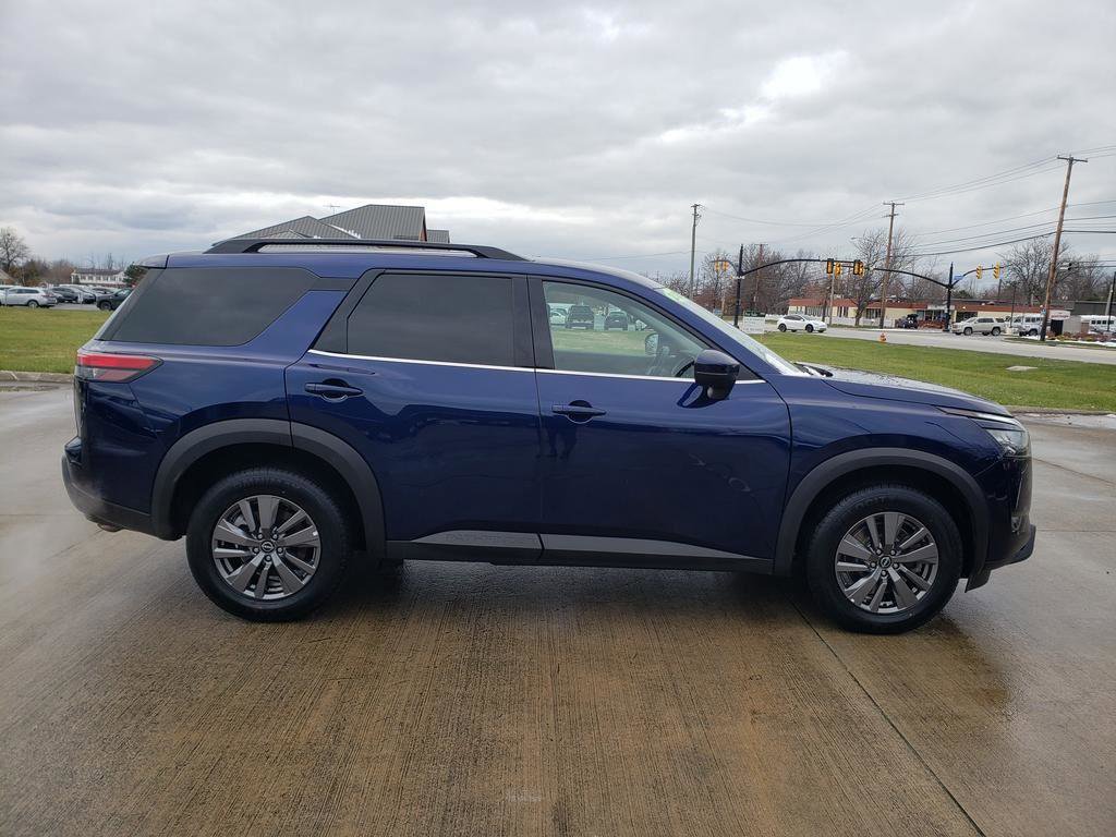 Certified 2025 Nissan Pathfinder SV image 14