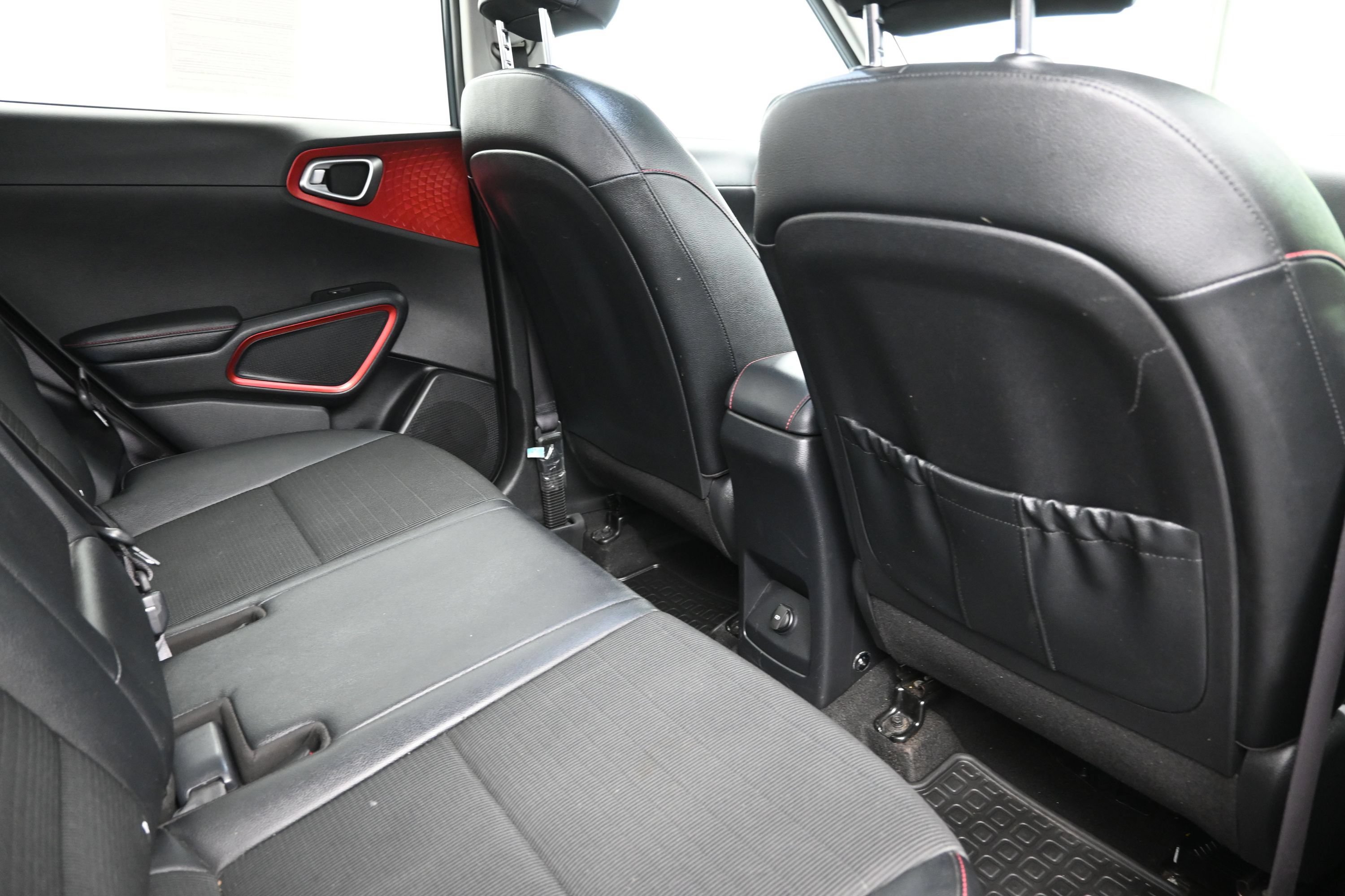 Used 2020 Kia Soul GT-Line Turbo FWD image 23
