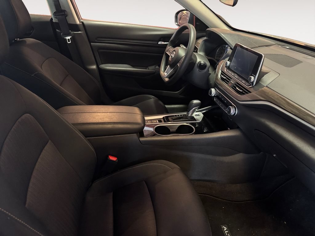 Used 2024 Nissan Altima 2.5 SV AWD/4WD image 15