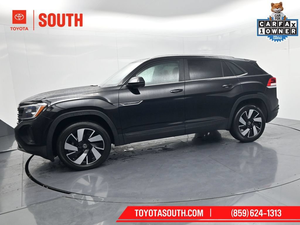 Used 2024 Volkswagen Atlas Cross Sport SE FWD image 4