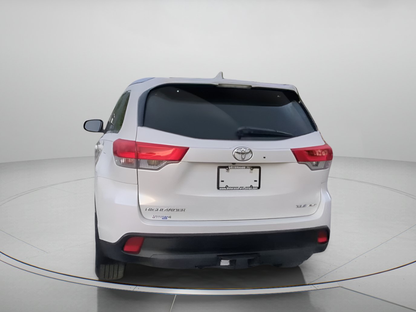 Used 2017 Toyota Highlander XLE AWD/4WD image 23
