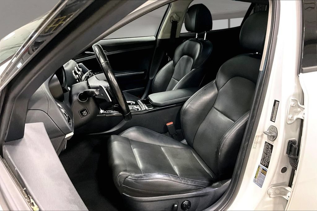 Used 2018 Kia Stinger Premium AWD/4WD image 21