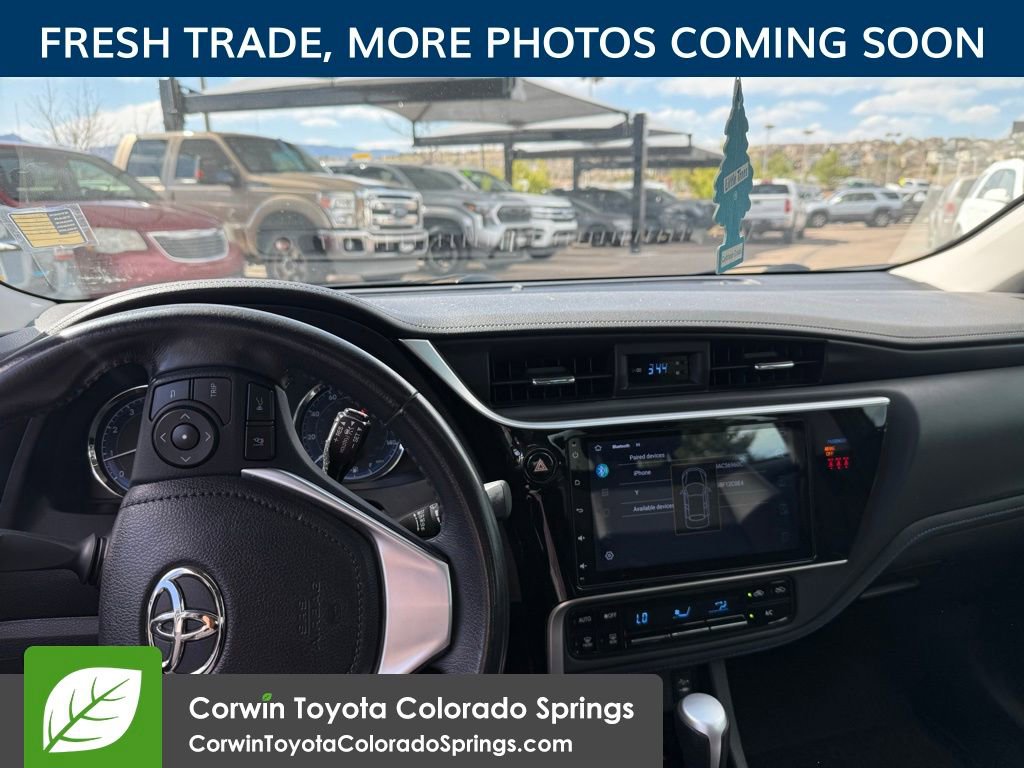 Used 2018 Toyota Corolla SE w/ SE Premium Package FWD image 13