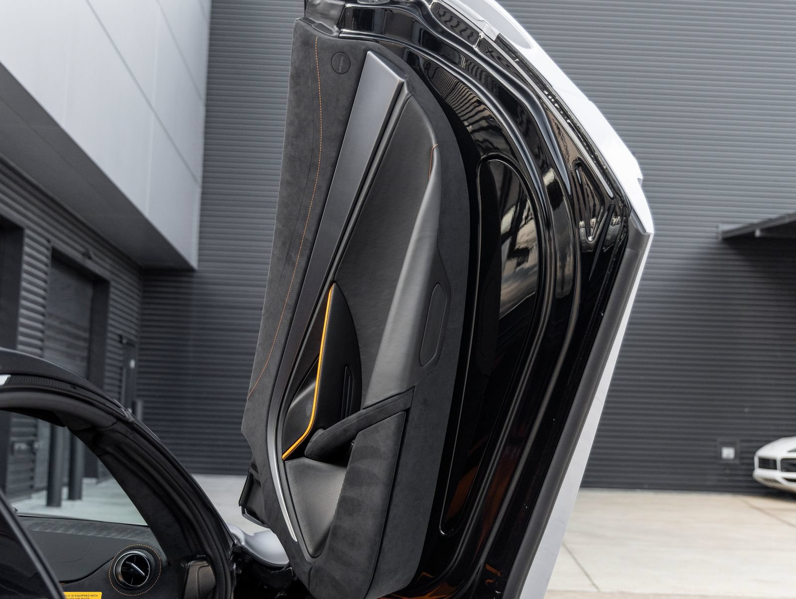 Used 2026 McLaren 750S Spider RWD image 36