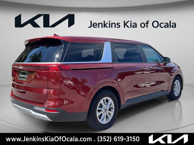 Used 2024 Kia Carnival LX FWD image 3