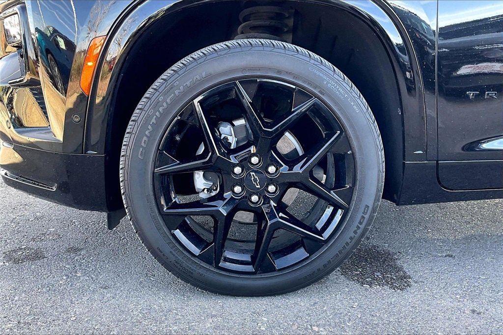 Used 2024 Chevrolet Traverse RS image 9