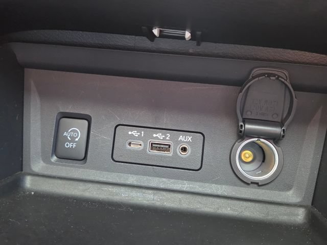 Used 2024 Nissan Sentra SR w/ SR Premium Package FWD image 38