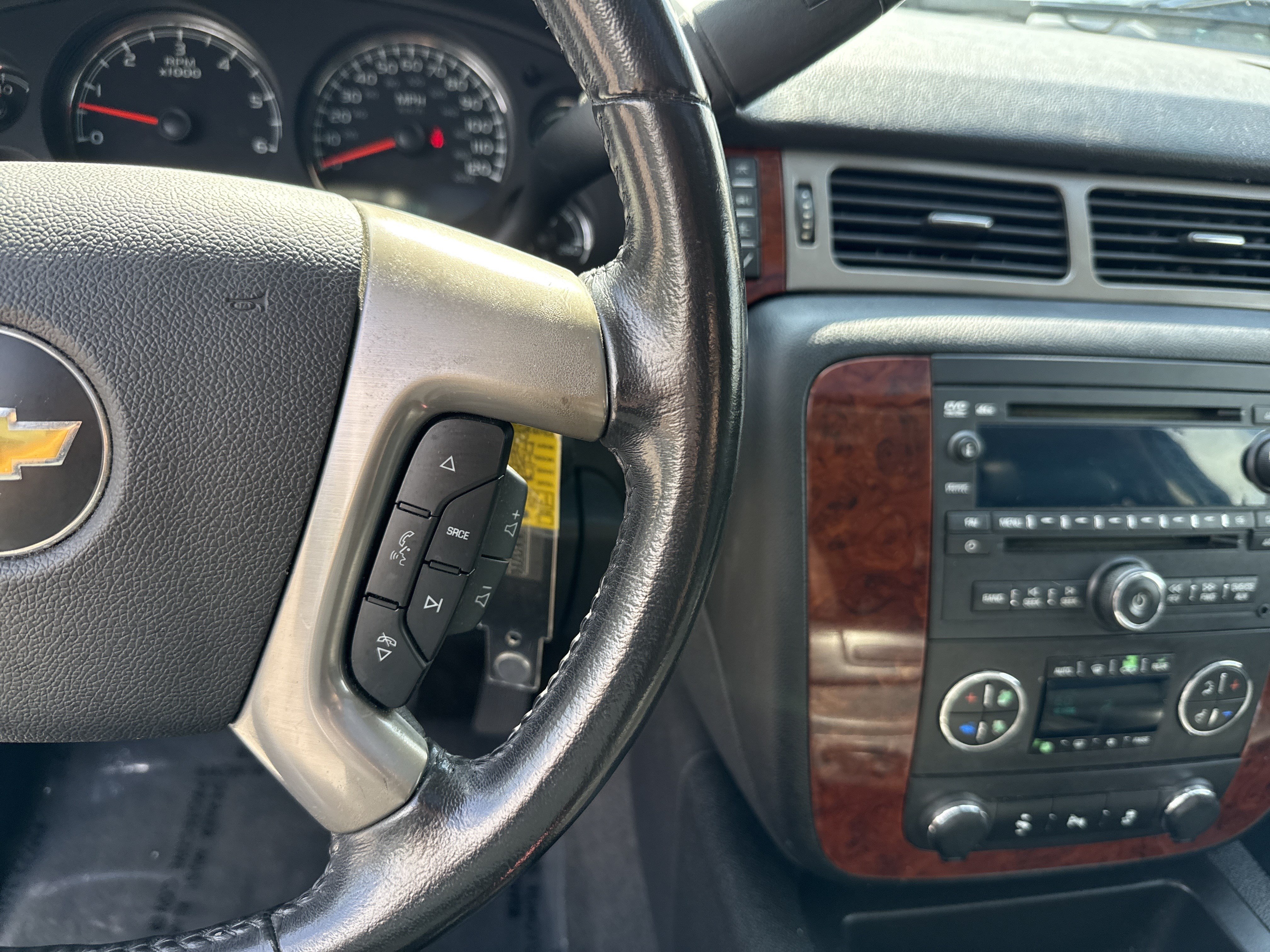 Used 2013 Chevrolet Tahoe LT w/ Luxury Package RWD image 20