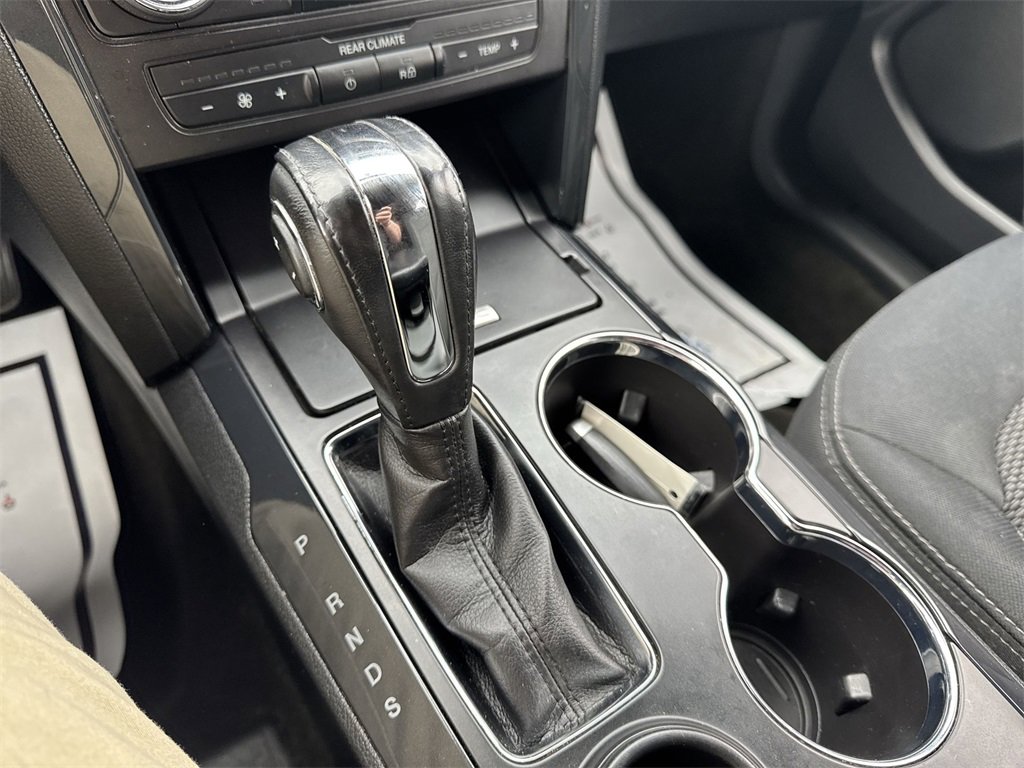 Used 2018 Ford Explorer XLT image 19