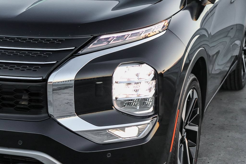 Used 2024 Mitsubishi Outlander SE AWD/4WD image 5