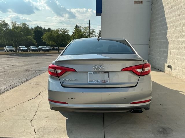 Used 2016 Hyundai Sonata SE FWD image 9