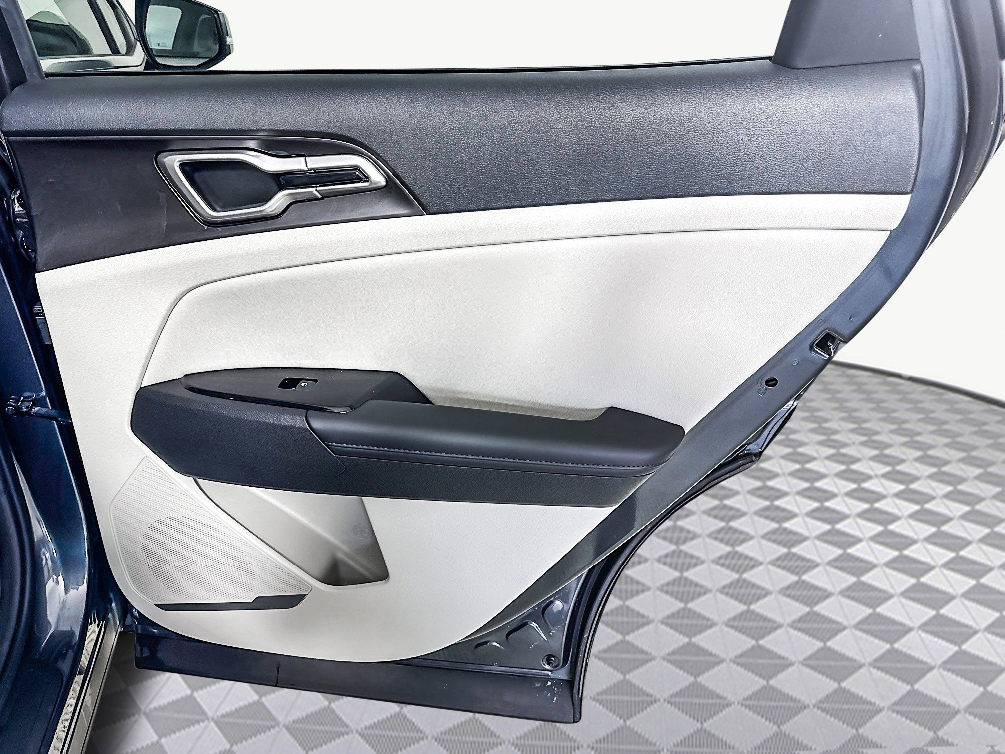 Used 2023 Kia Sportage EX image 28