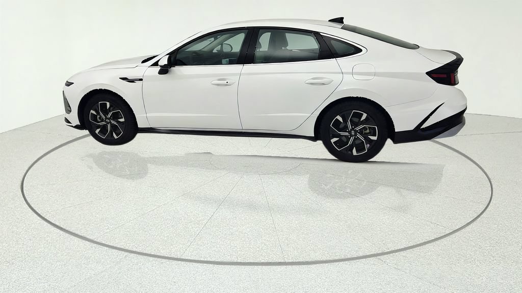 Used 2025 Hyundai Sonata SEL FWD image 4