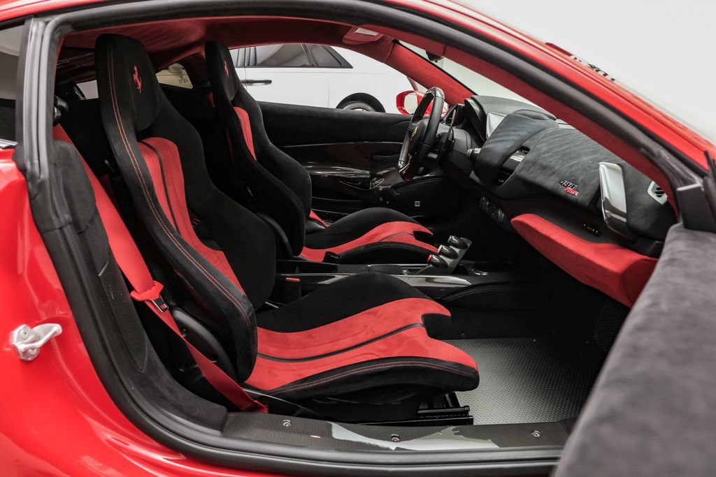 Used 2019 Ferrari 488 Pista Coupe RWD image 30