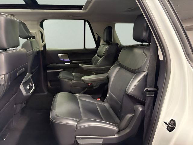Used 2025 Ford Expedition Max Platinum AWD/4WD image 34