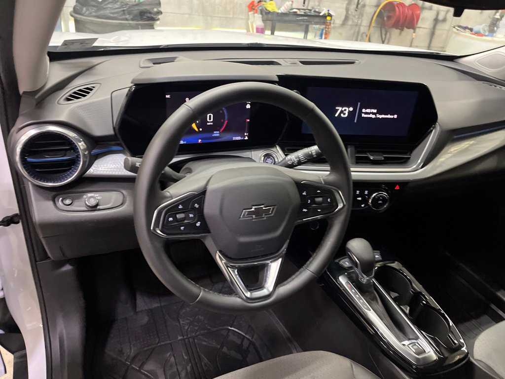 Used 2026 Chevrolet Trax LT w/ Midnight Edition FWD image 18
