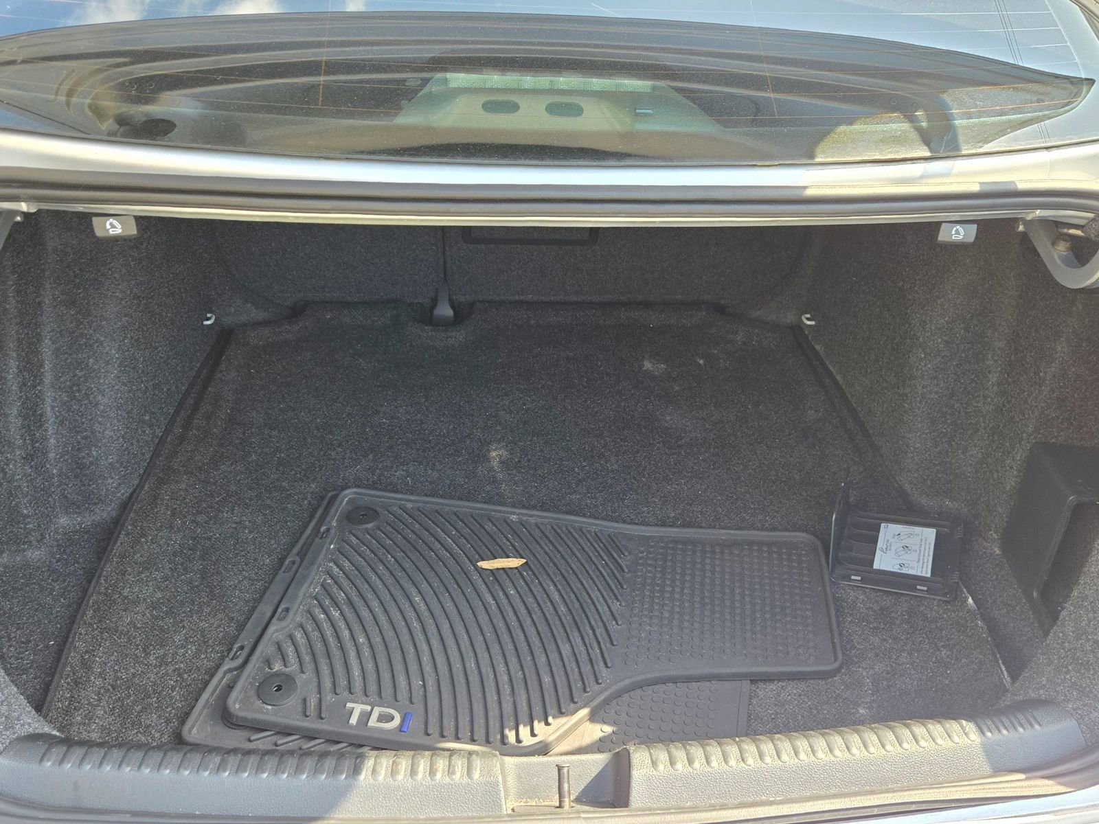 Used 2015 Volkswagen Jetta TDI SE image 8