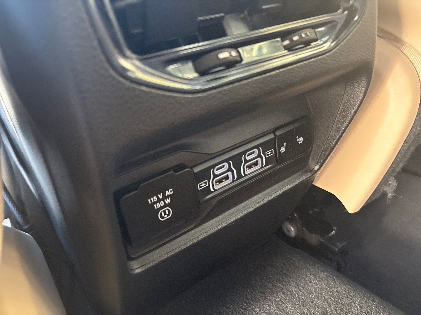 Used 2024 Jeep Grand Cherokee Limited AWD/4WD image 5