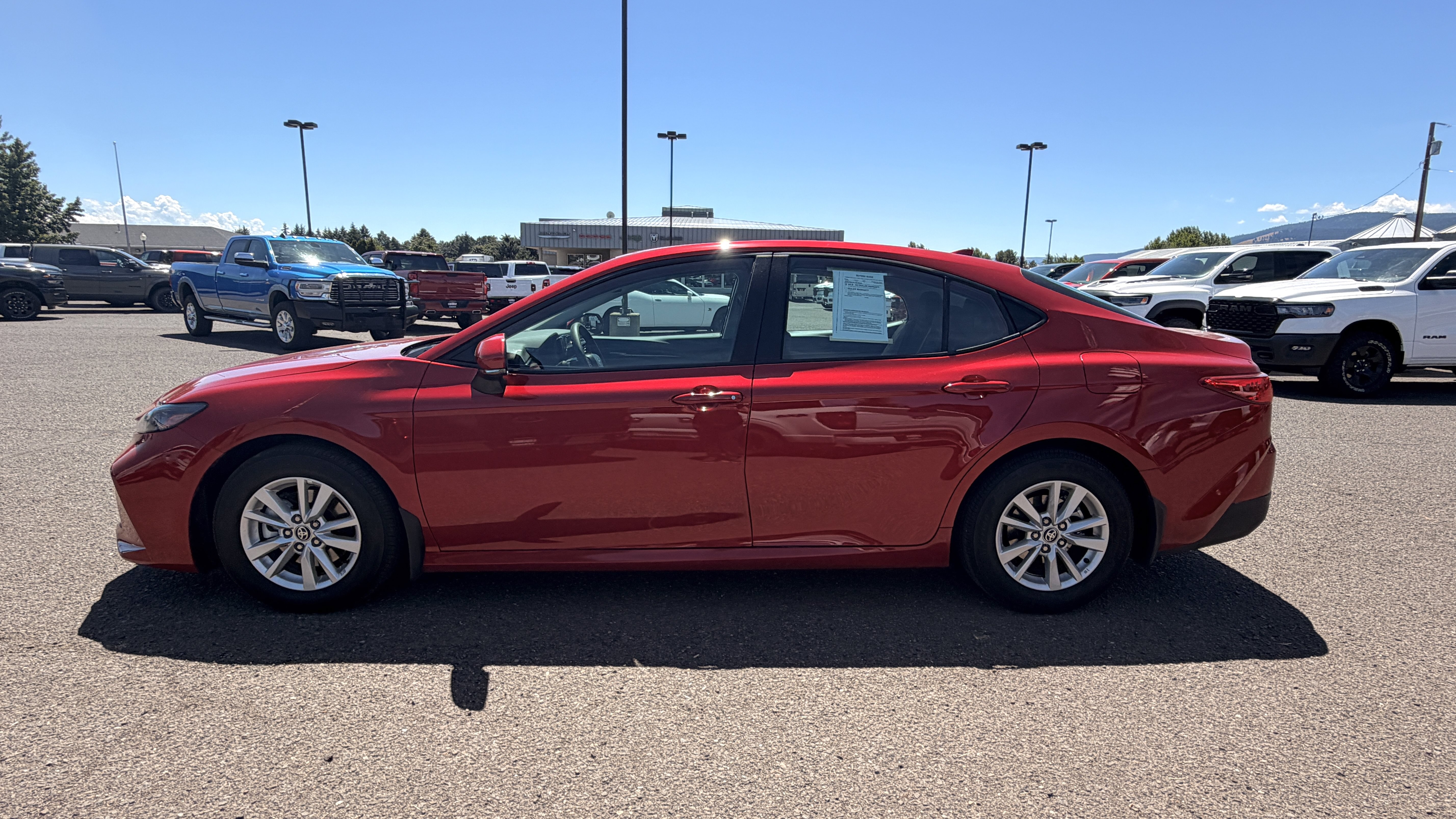 Used 2025 Toyota Camry LE w/ Convenience Package FWD image 4